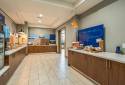 Holiday Inn Express & Suites Winnie