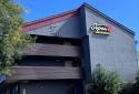 Super 8 by Wyndham Deerfield/Northbrook