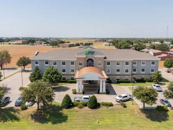 Vernon Hospitality Two-Pack Portfolio | Holiday Inn Express & Suites & Hampton Inn Vernon Hospitality Two-Pack Portfolio | Holiday Inn Express & Suites & Hampton Inn