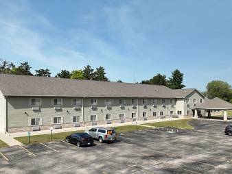 Auction - Quality Inn Redgranite
