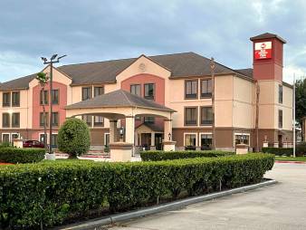 Best Western Plus North Houston Inn & Suites