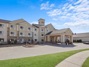 Comfort Suites Johnson Creek Conference Center