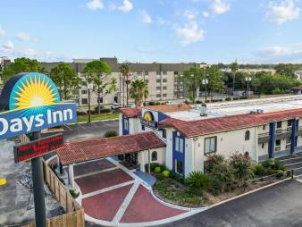 Days Inn by Wyndham Houston