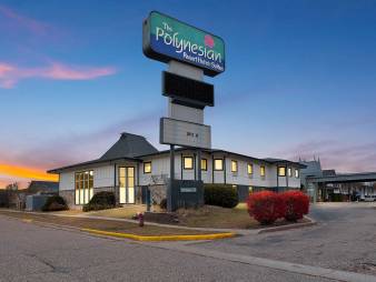 Polynesian Hotel & Suites Wisconsin Dells