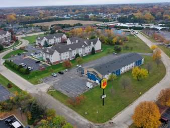 Super 8 by Wyndham Rockford I-90/Casino District