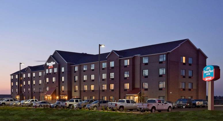Marcus & Millichap Arranges the Sale of a 120-Room Hospitality Property in Garden City, Kansas