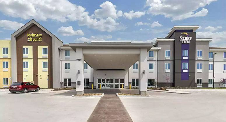 Marcus & Millichap Facilitates Sale of Dual-Branded Hotels in Lancaster Texas