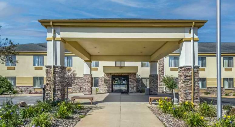 Marcus & Millichap Arranges the Sale of a 75-Room Hospitality Property in Black River Falls, Wisconsin