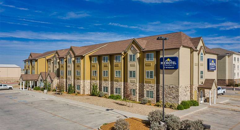 Marcus & Millichap Facilitates Sale of 82-Room Microtel Inn & Suites by Wyndham Midland