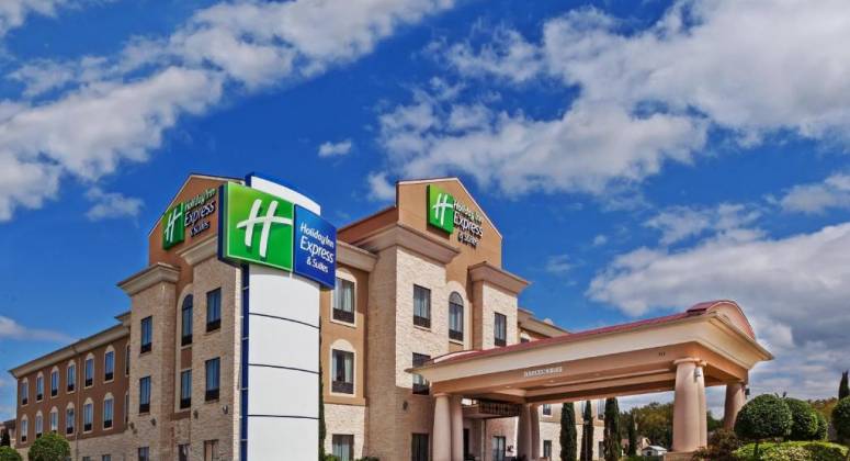 Marcus & Millichap Arranges the Sale of a 76-Room Hospitality Property in Victoria, Texas